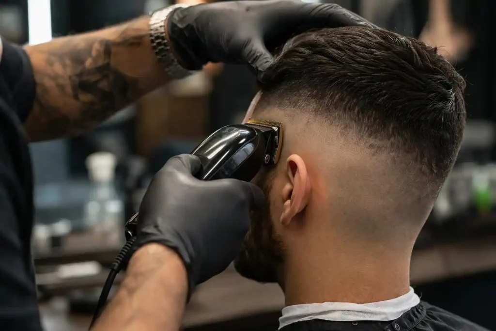 BARBER CREATING HIGH FADE